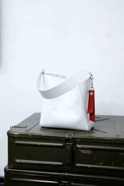 Bucket Bag 2.0 1-10-1-01-1 photo